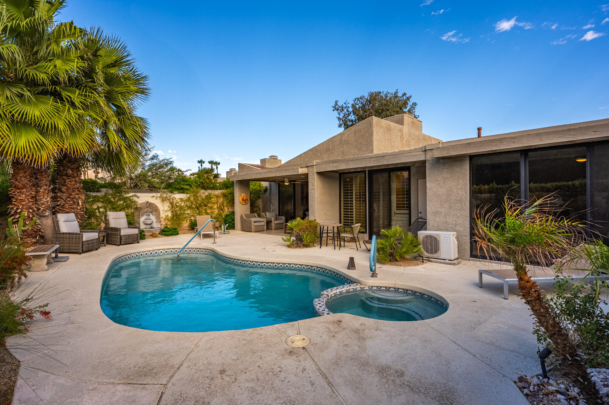 971 Sundance CIR