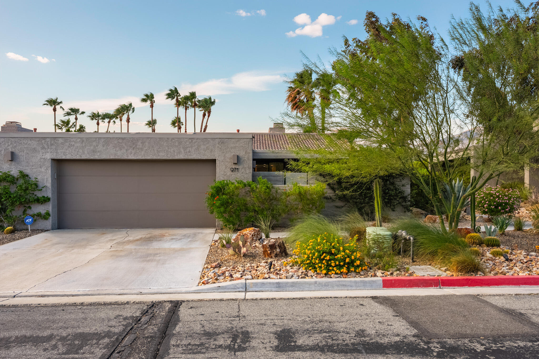 971 Sundance CIR