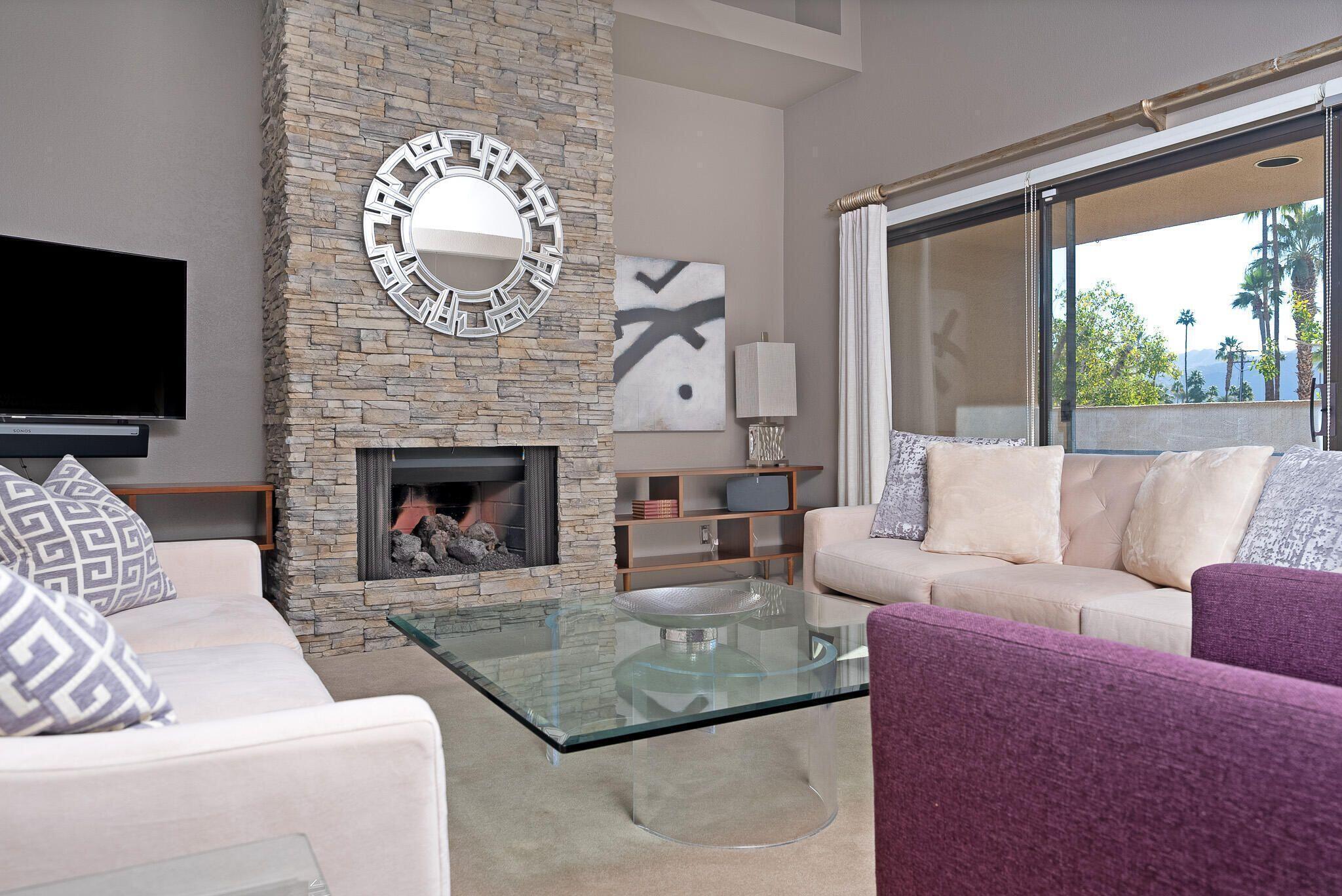 943 Village SQ