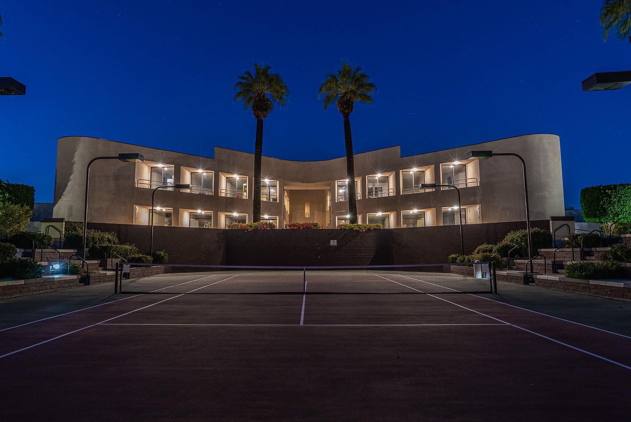 943 Village SQ