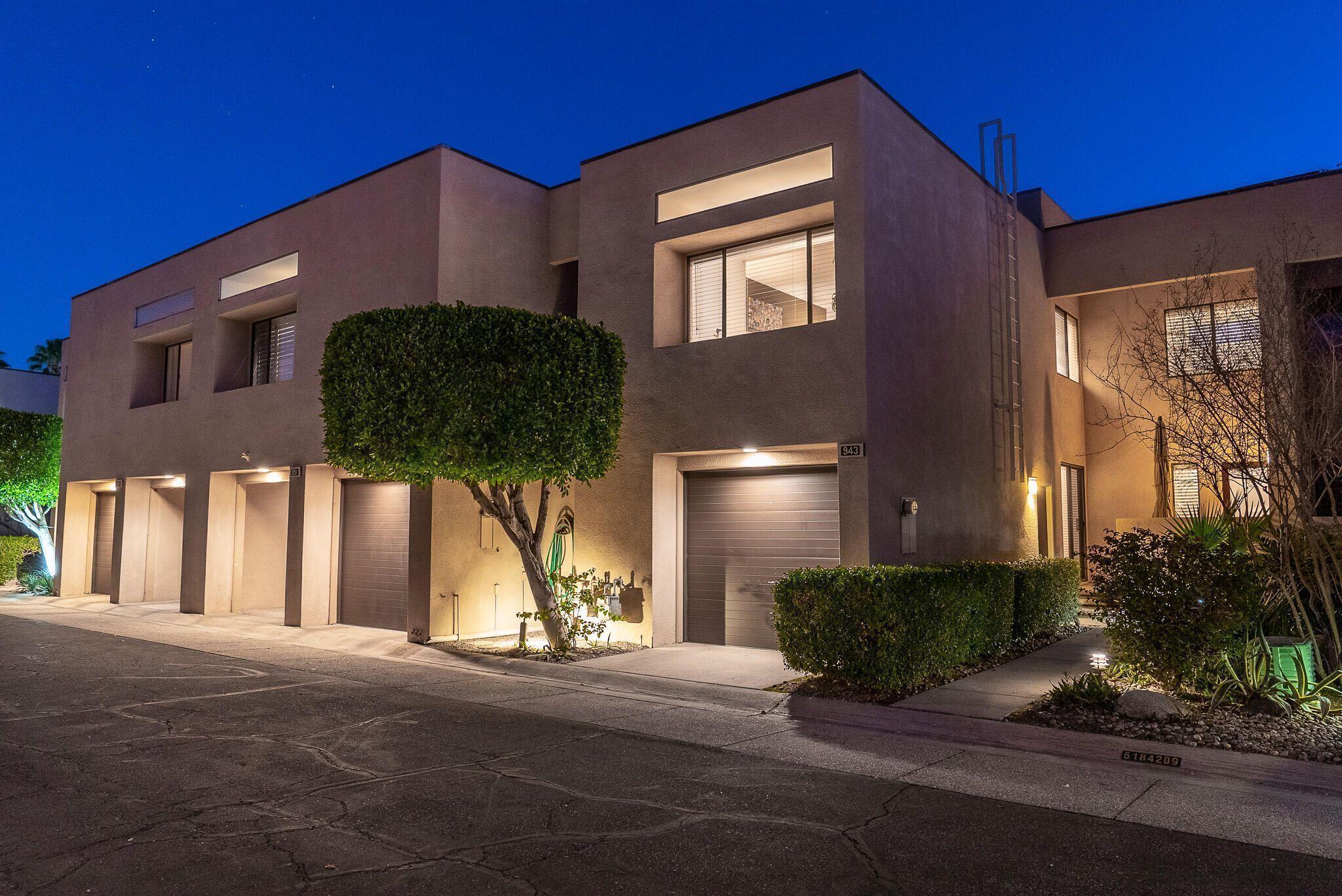 943 Village SQ