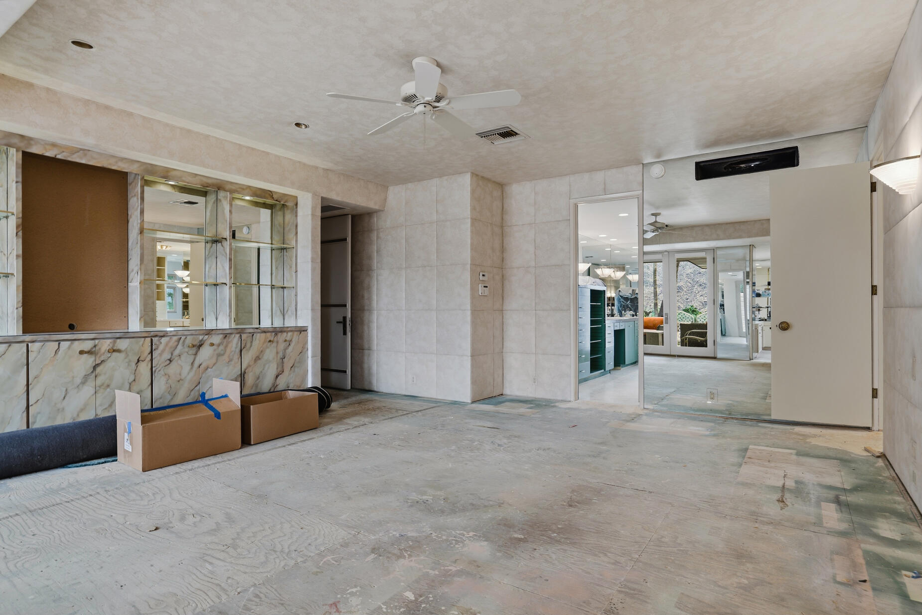 855 W Coronado AVE