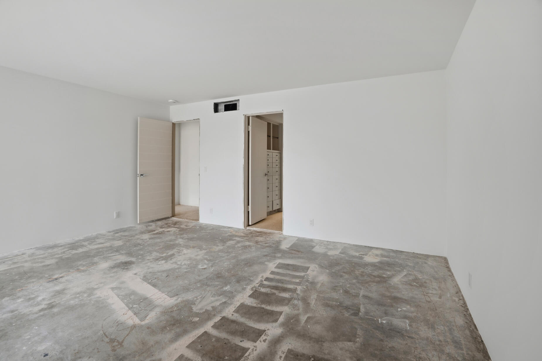 855 W Coronado AVE