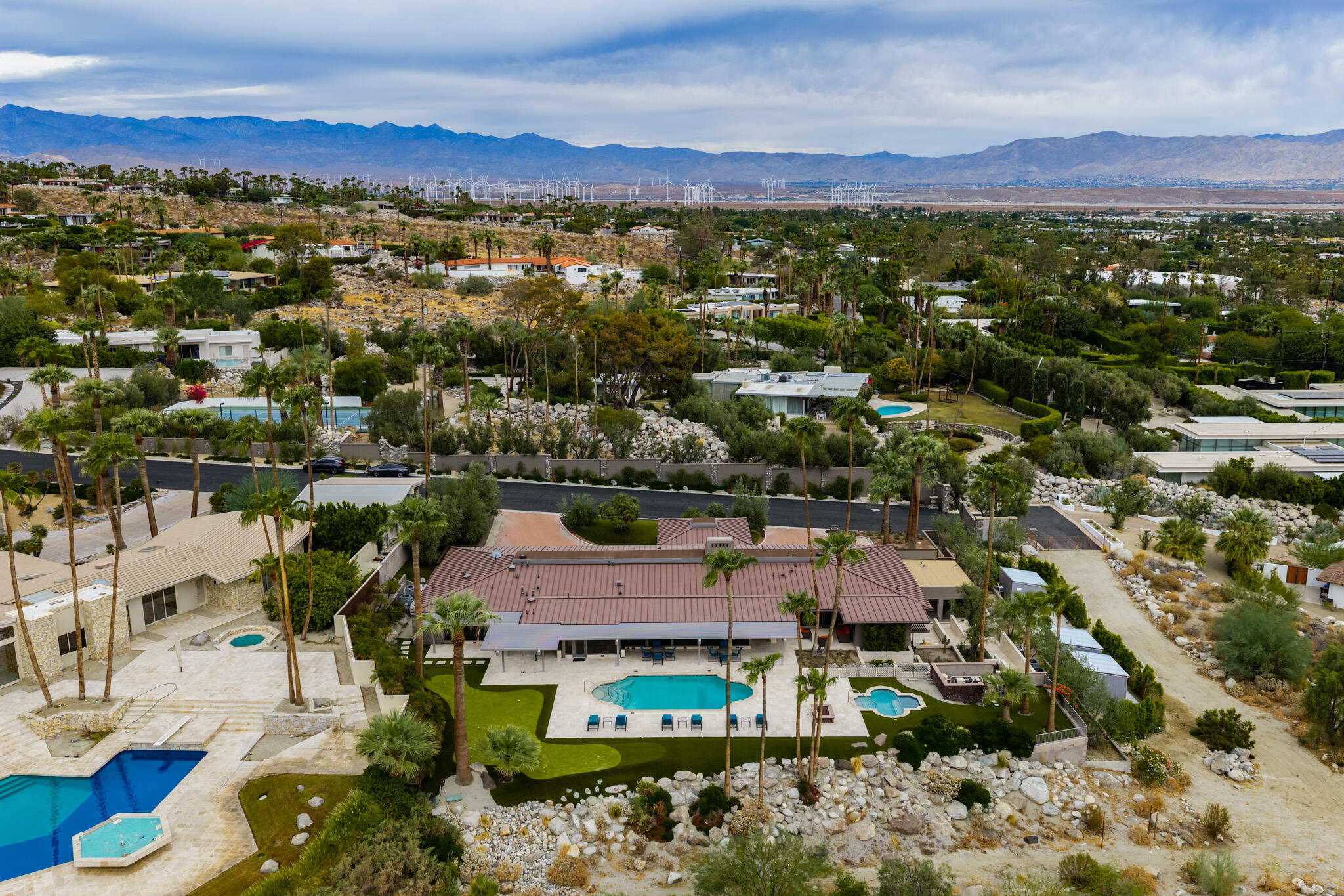855 W Coronado AVE