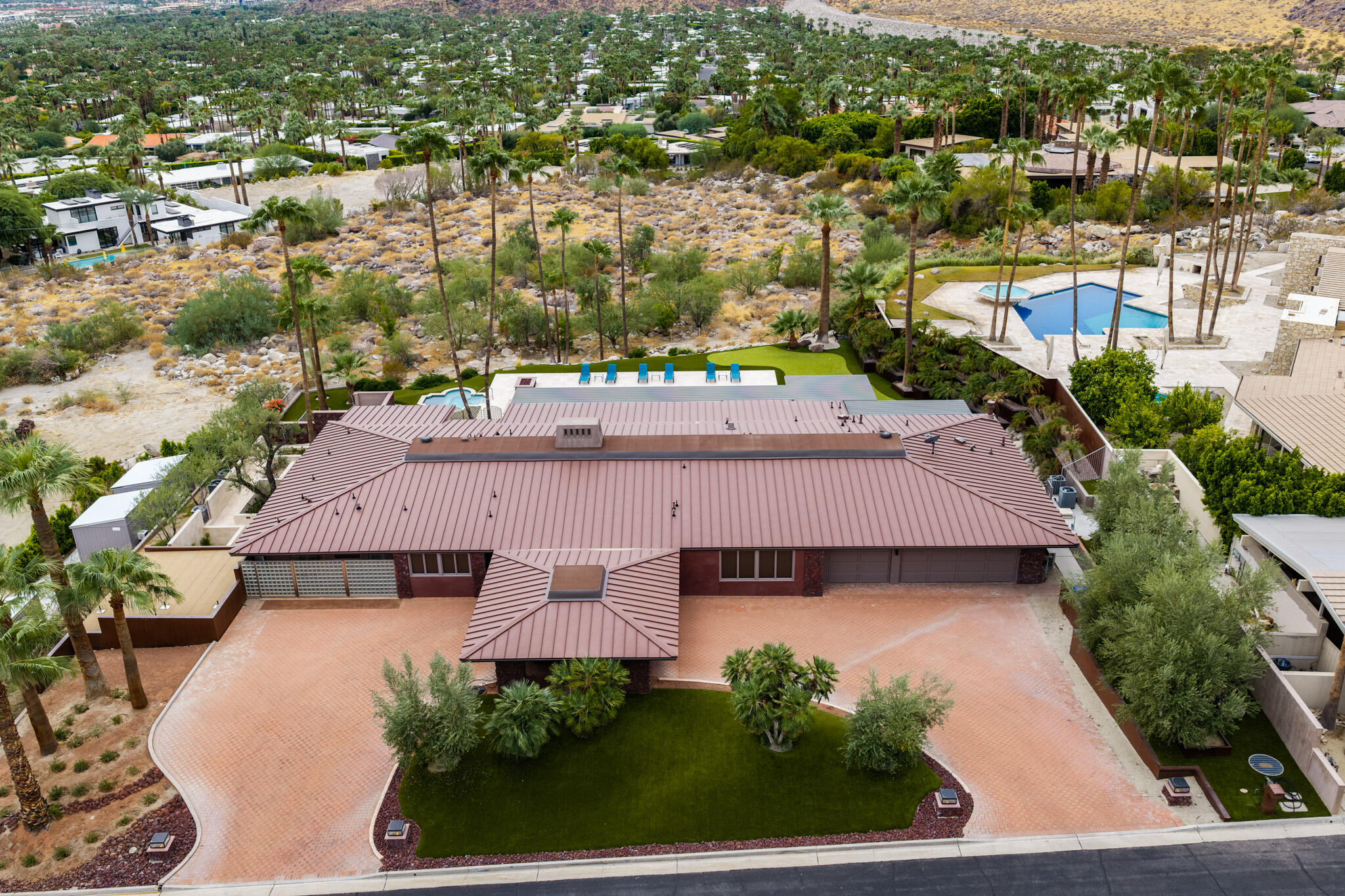 855 W Coronado AVE