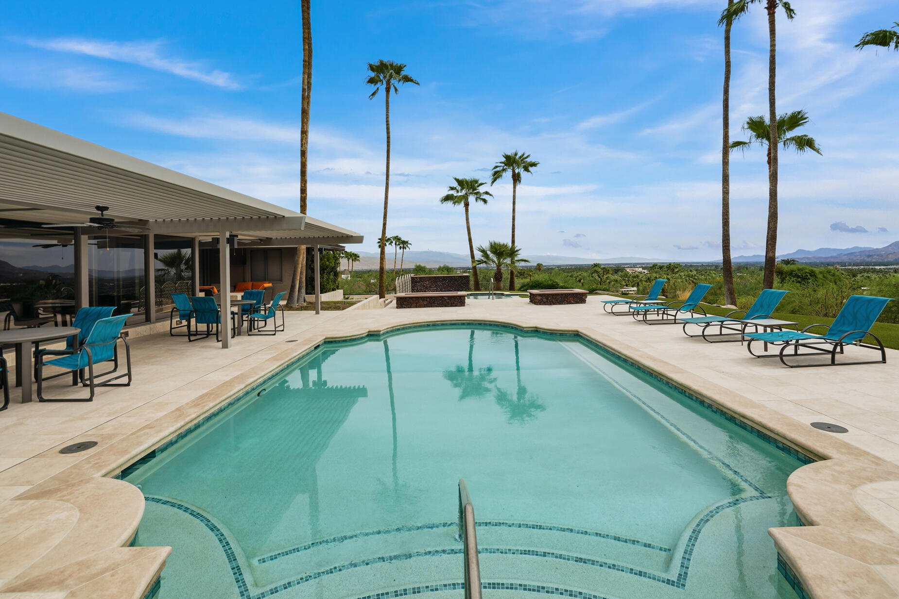 855 W Coronado AVE