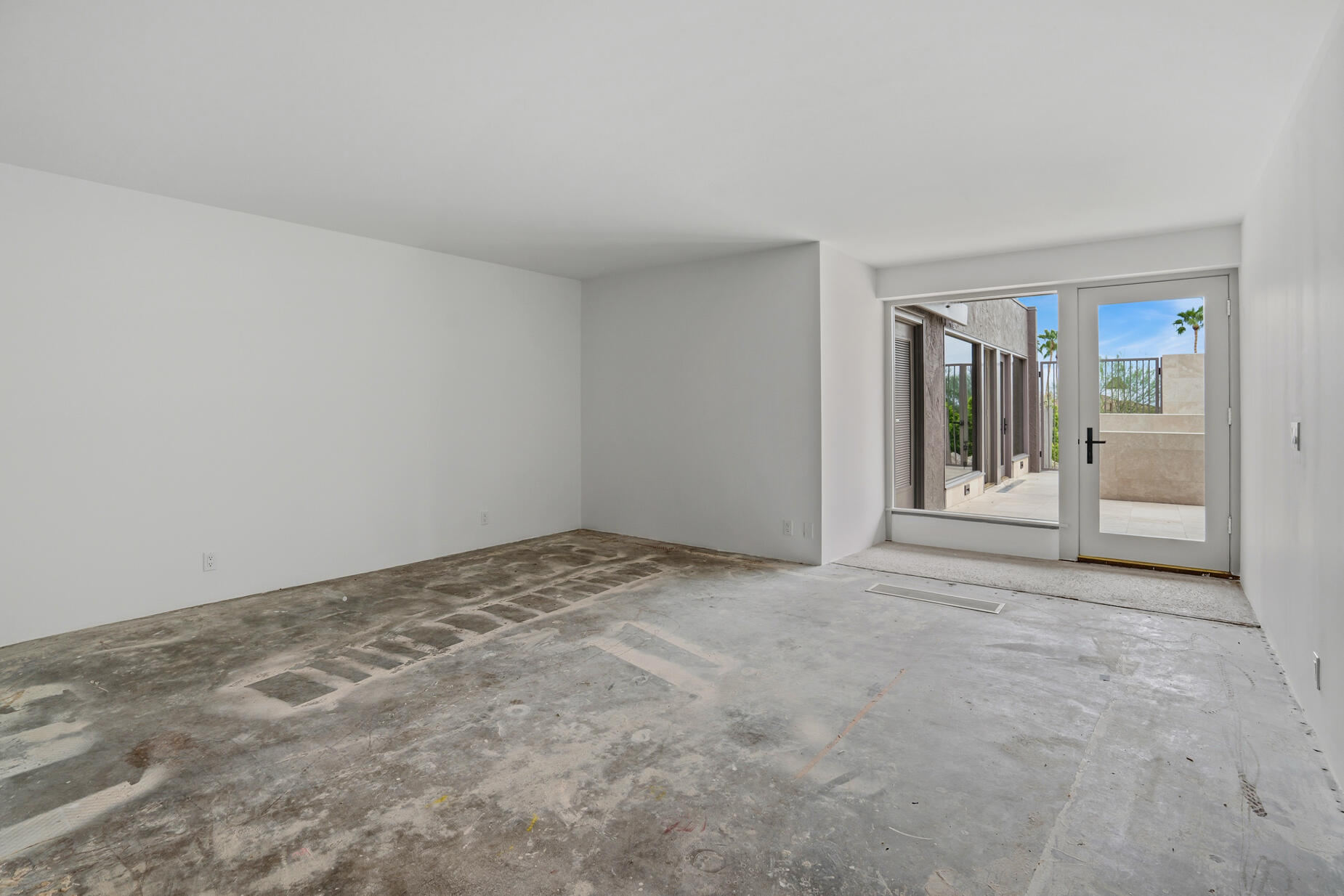 855 W Coronado AVE