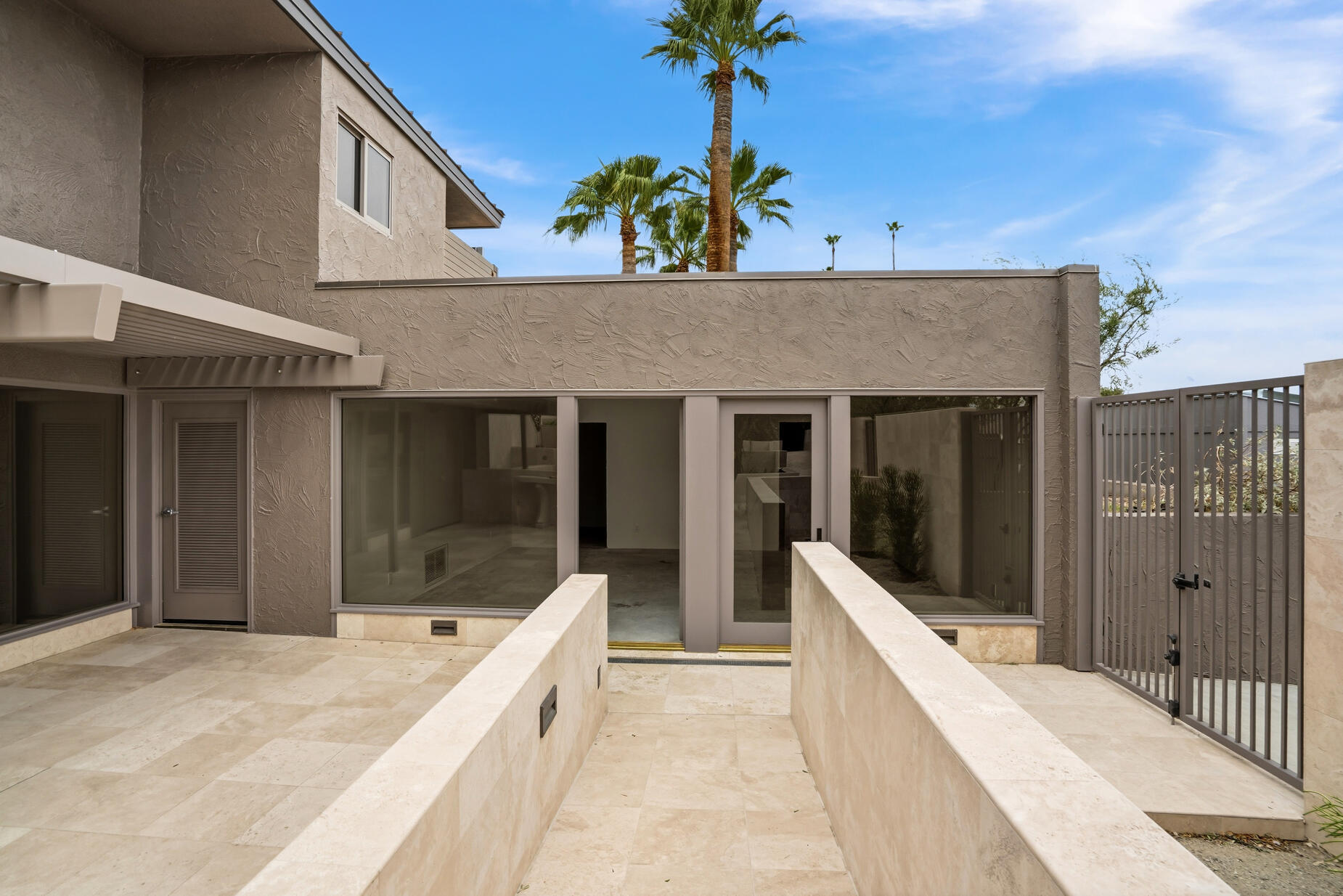 855 W Coronado AVE