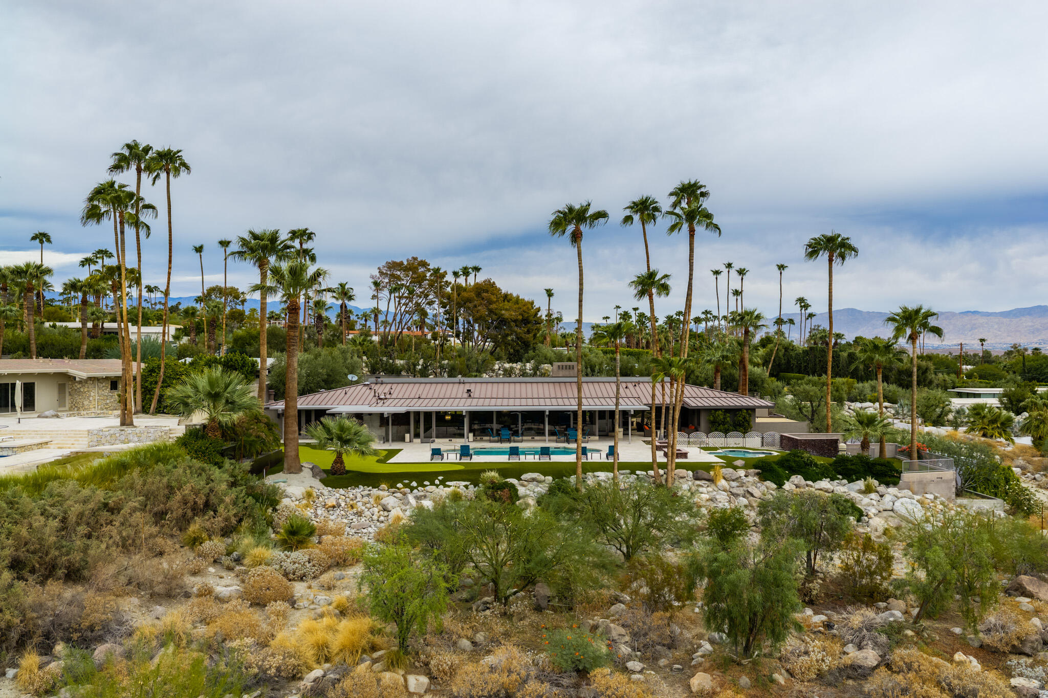 855 W Coronado AVE
