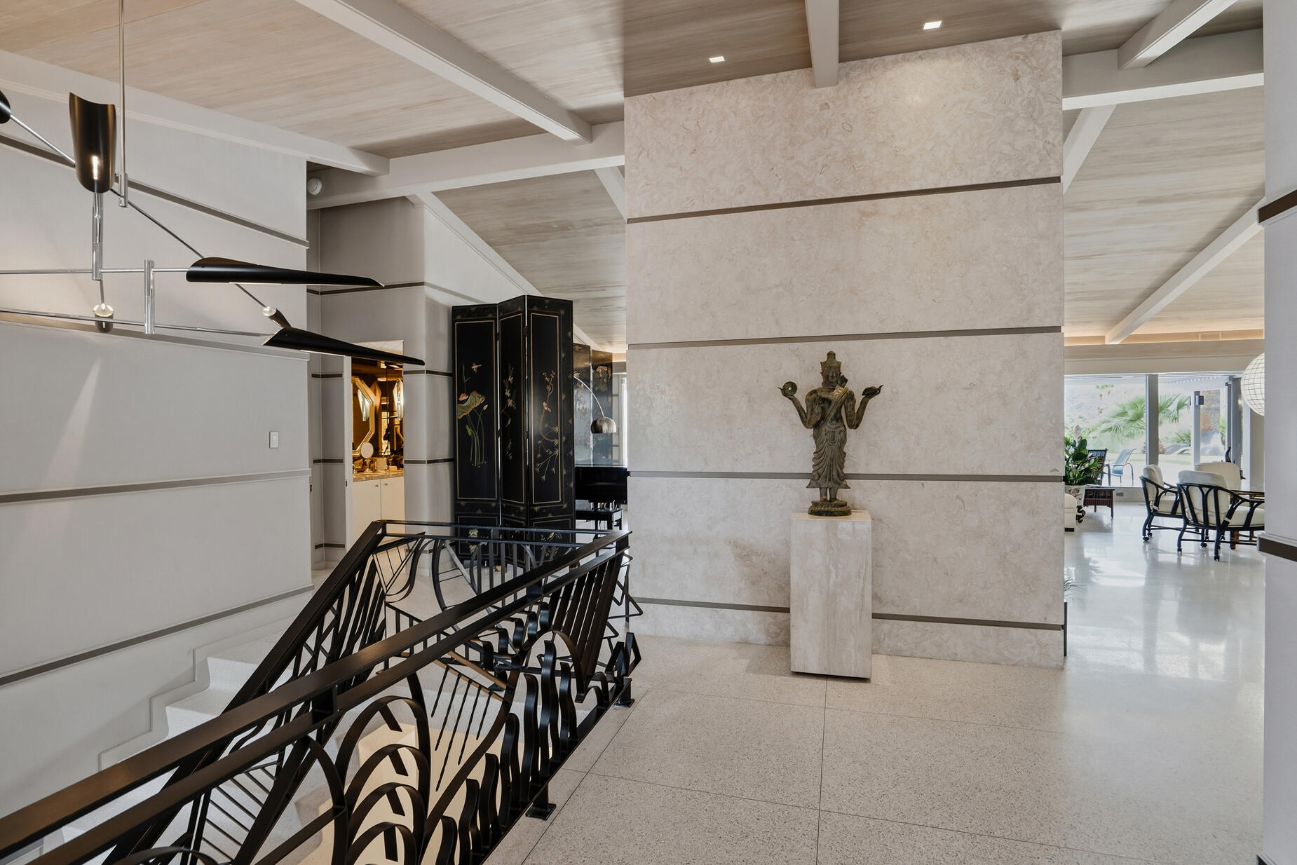 855 W Coronado AVE