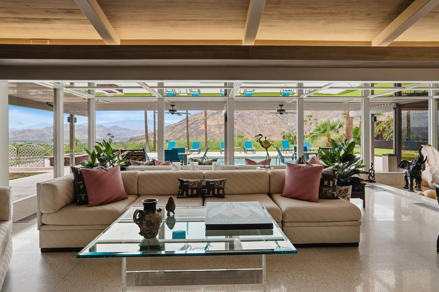 855 W Coronado AVE