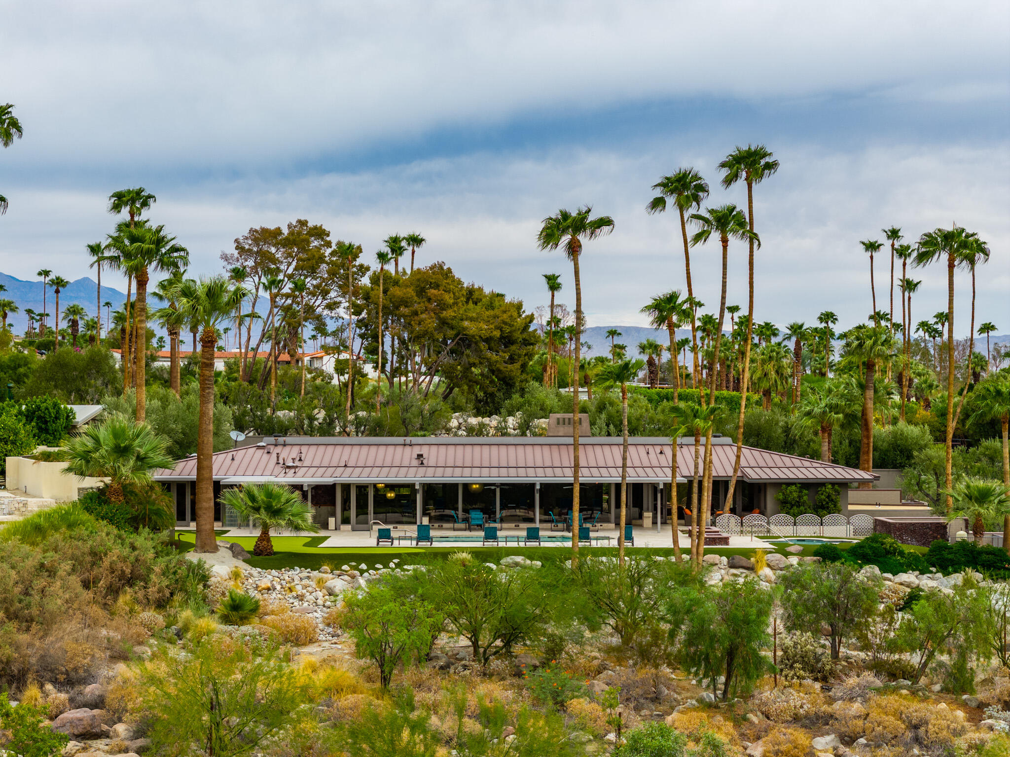 855 W Coronado AVE