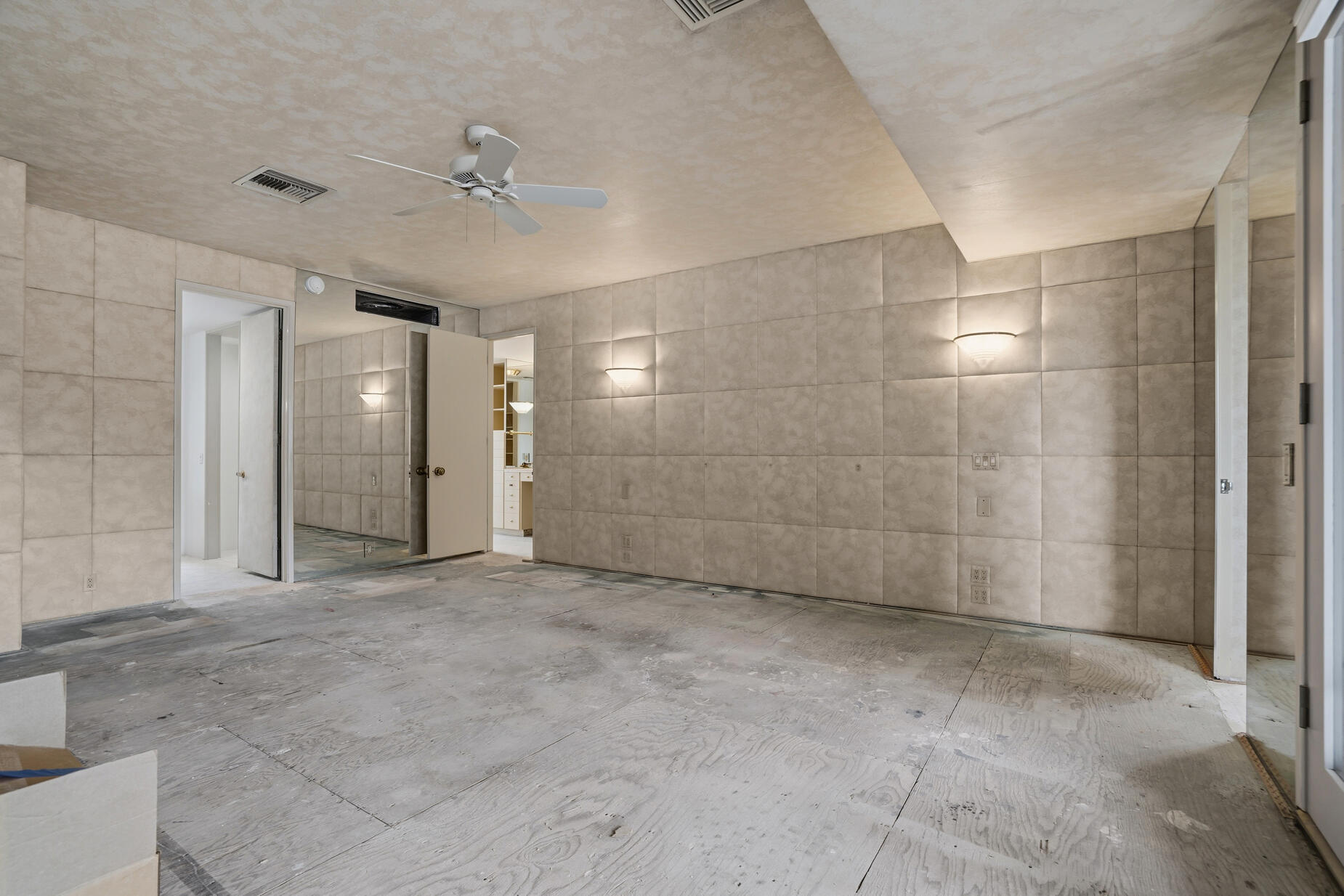 855 W Coronado AVE