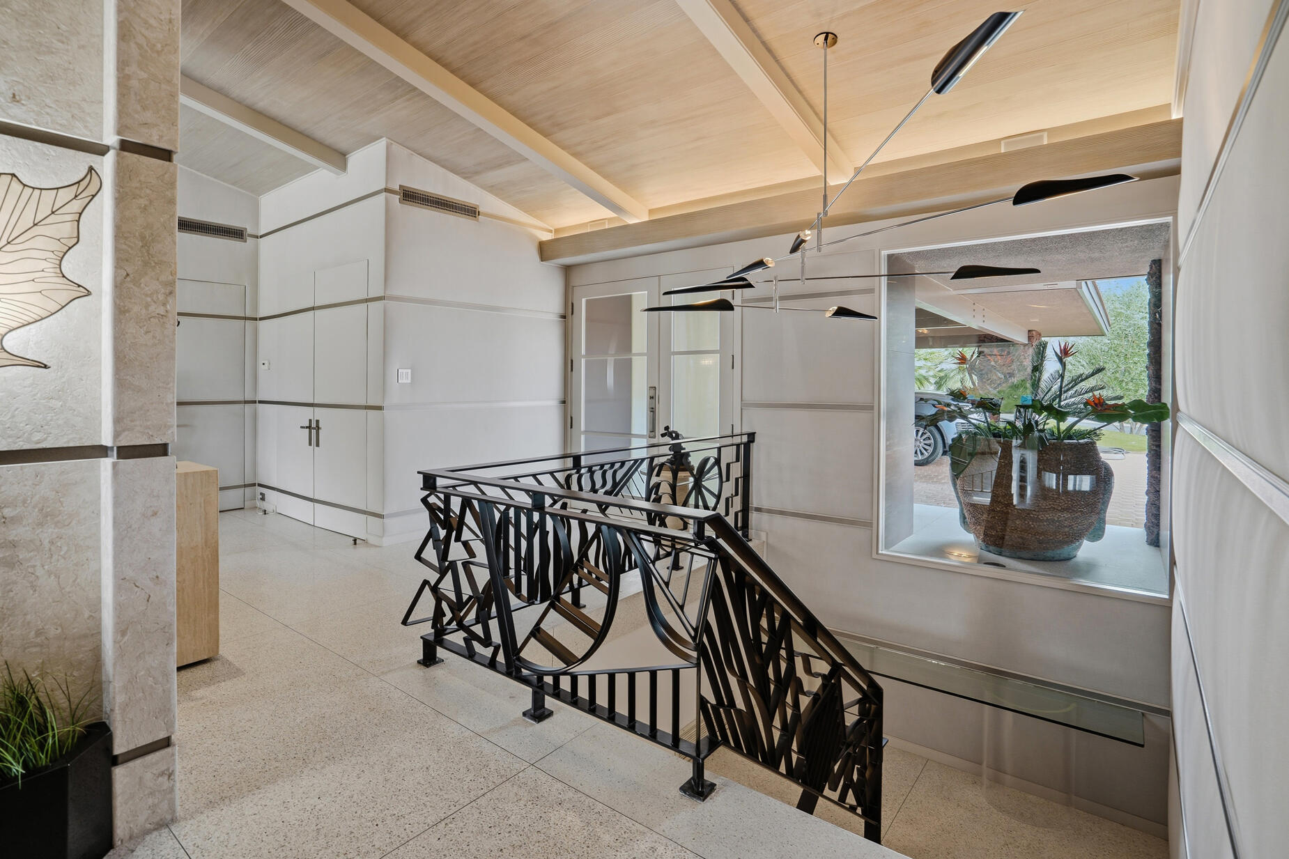 855 W Coronado AVE