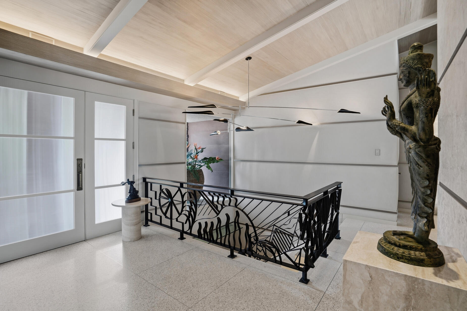 855 W Coronado AVE