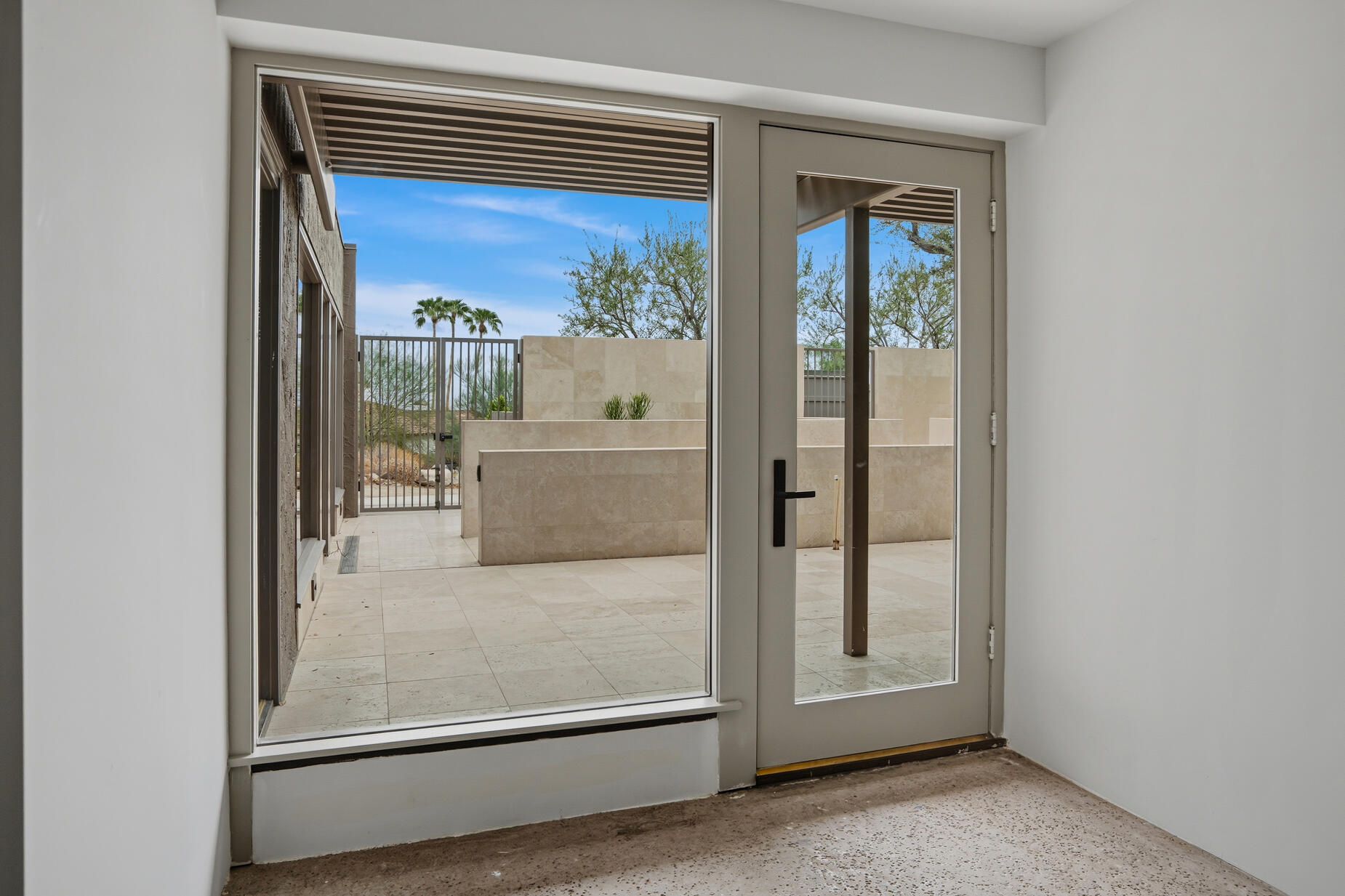 855 W Coronado AVE
