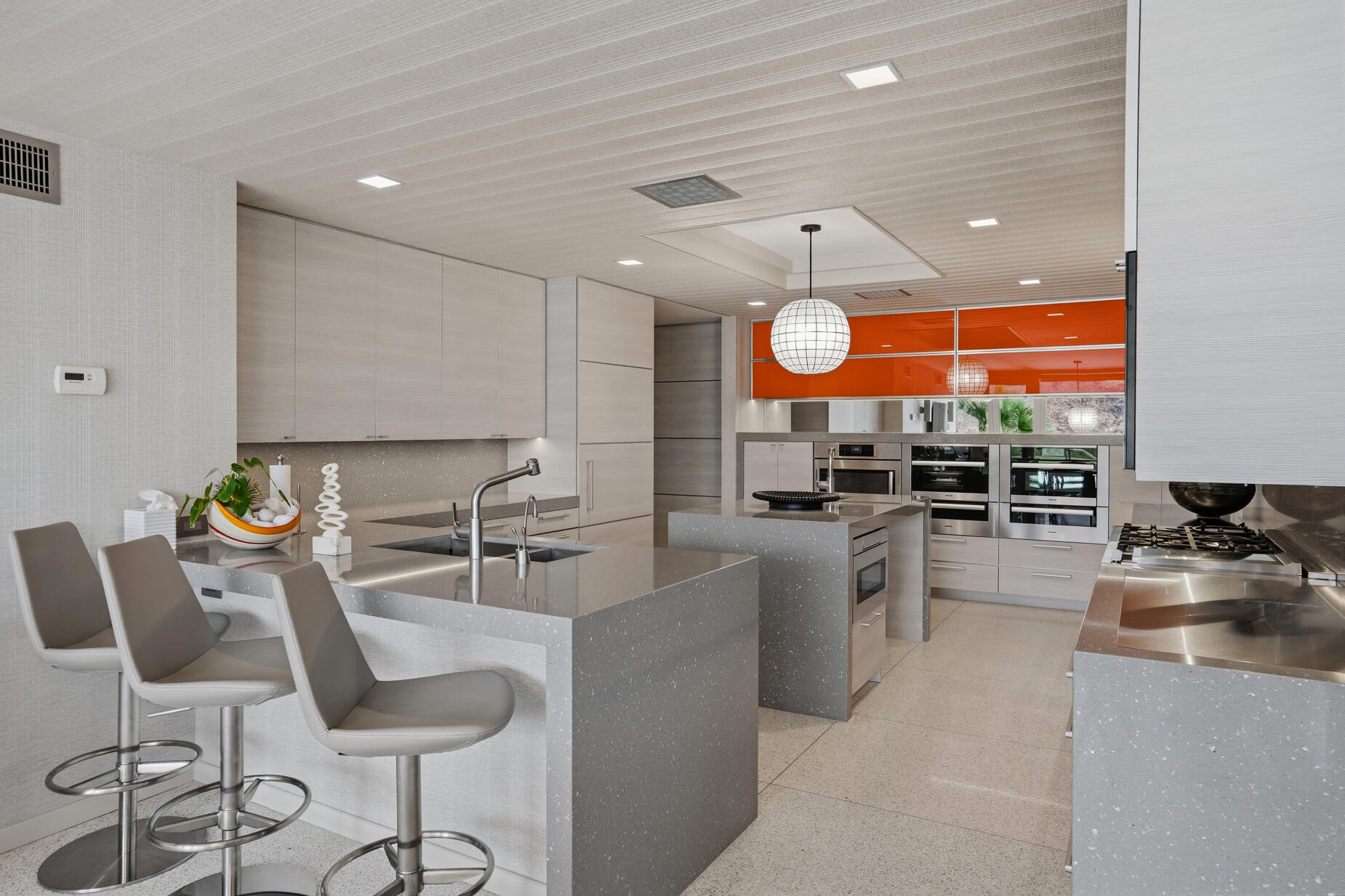 855 W Coronado AVE