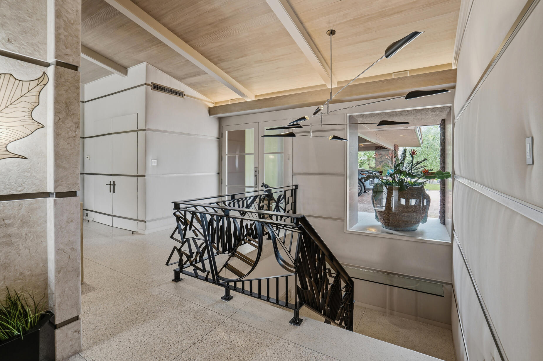 855 W Coronado AVE