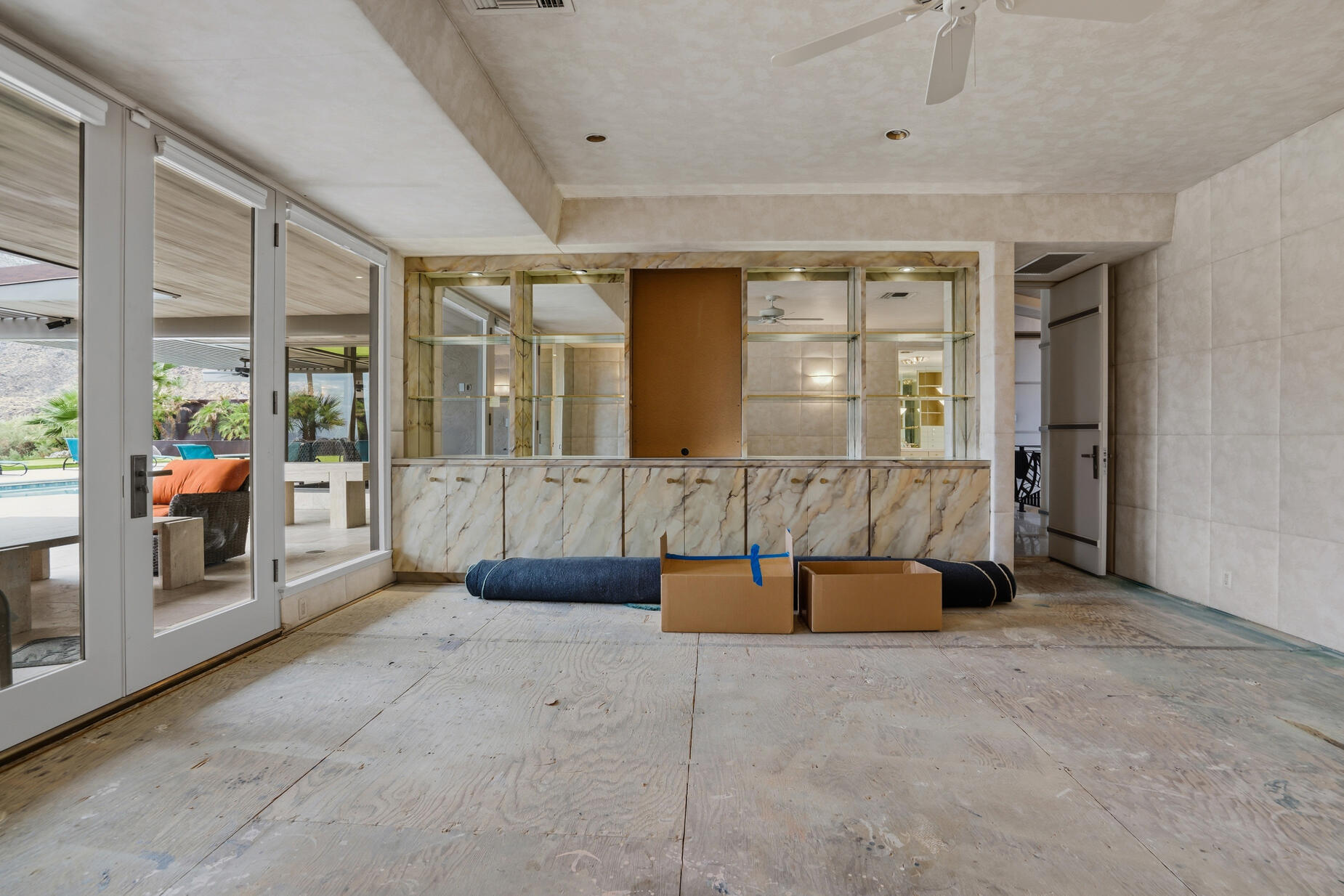 855 W Coronado AVE