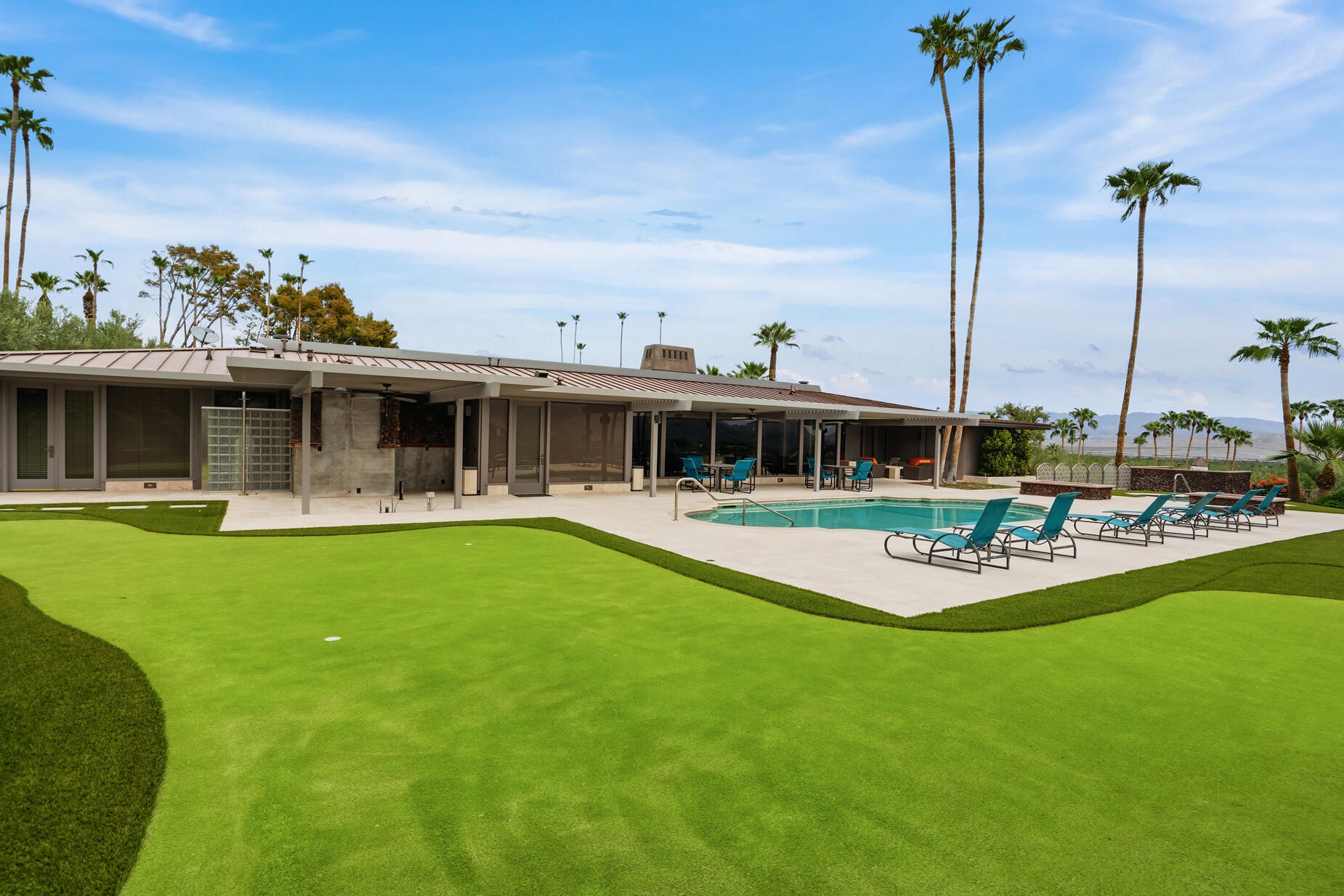 855 W Coronado AVE