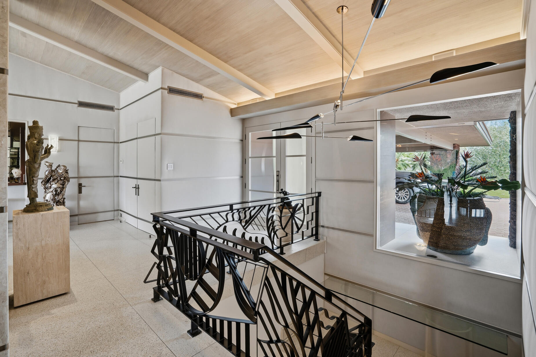 855 W Coronado AVE