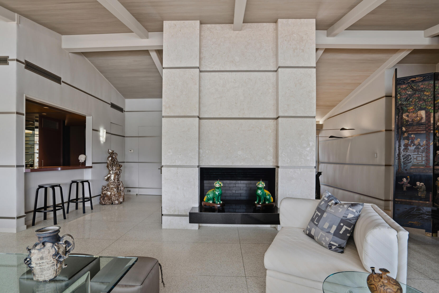 855 W Coronado AVE