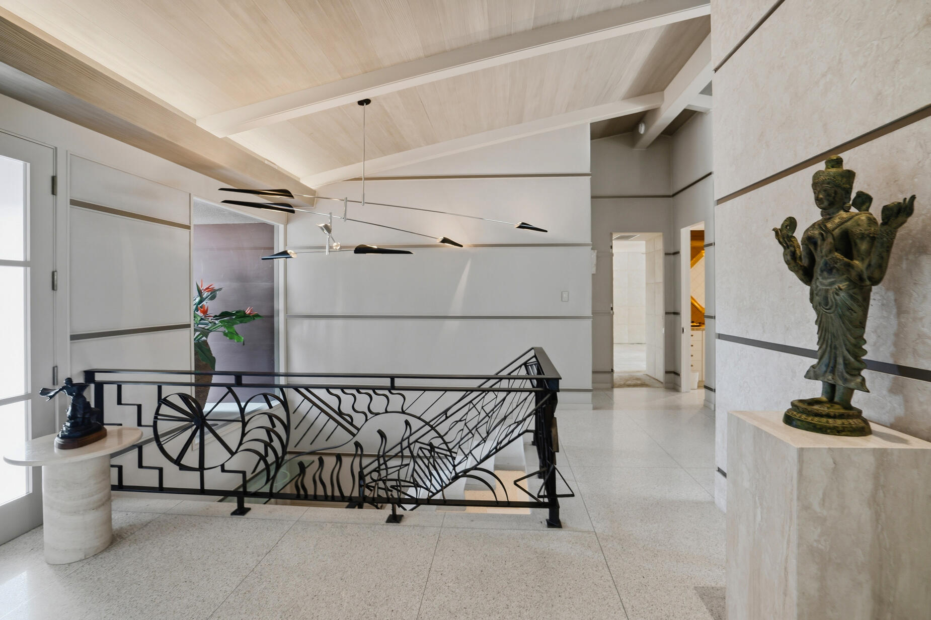 855 W Coronado AVE