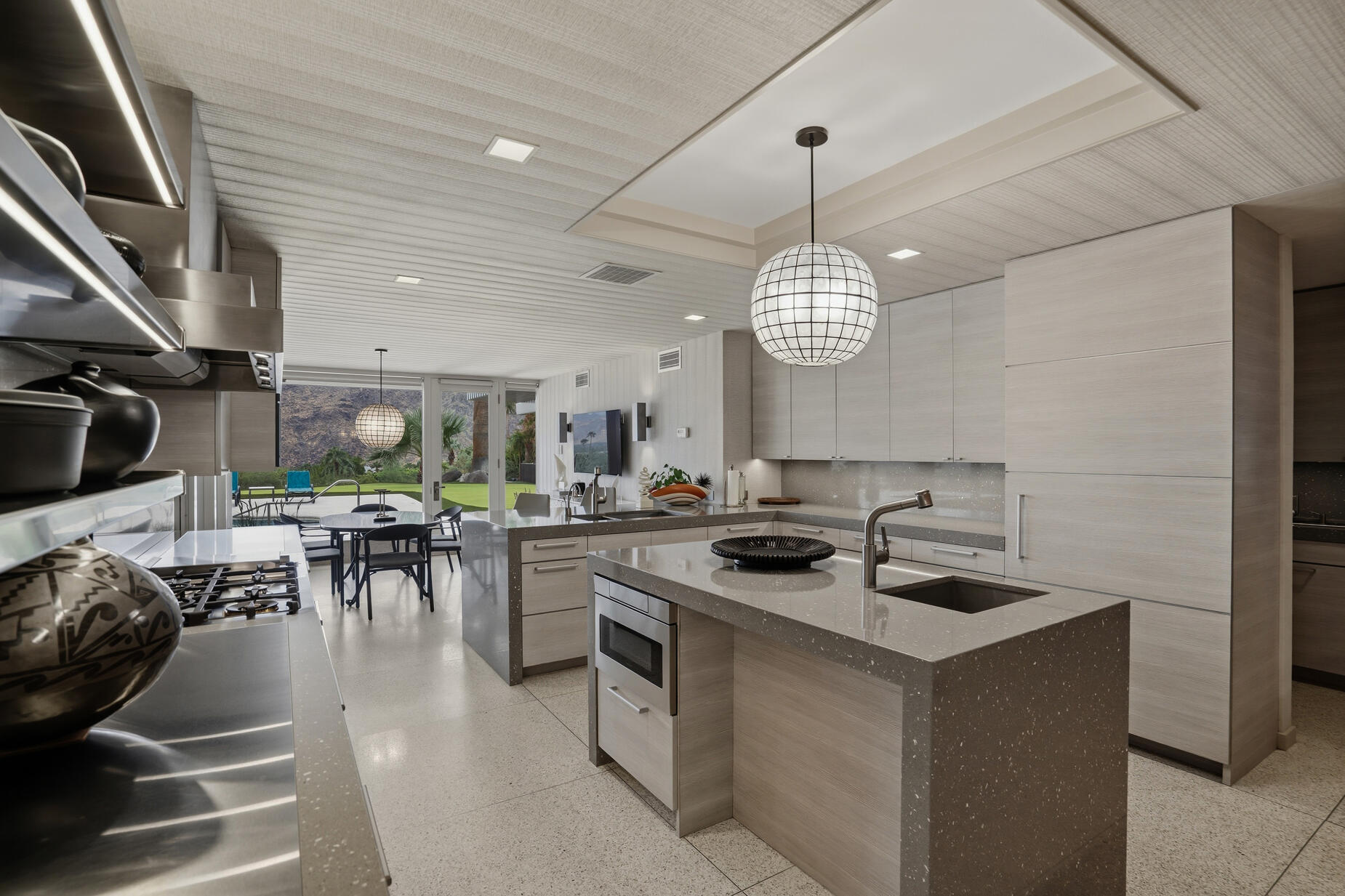 855 W Coronado AVE