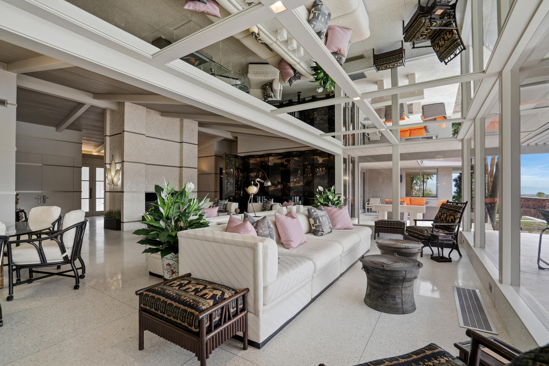 855 W Coronado AVE