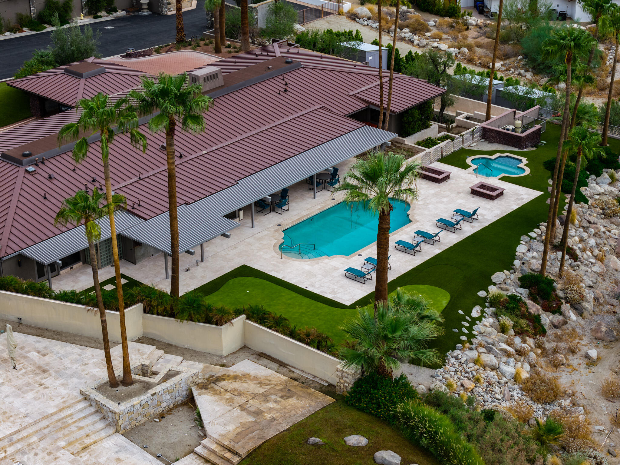855 W Coronado AVE