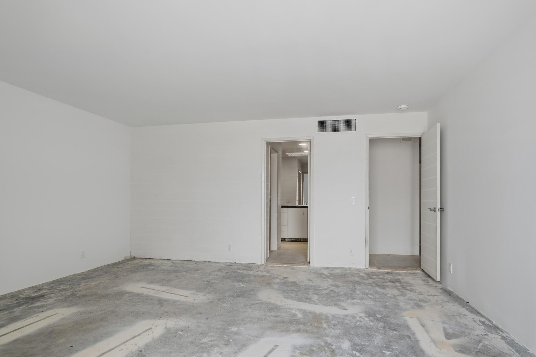 855 W Coronado AVE