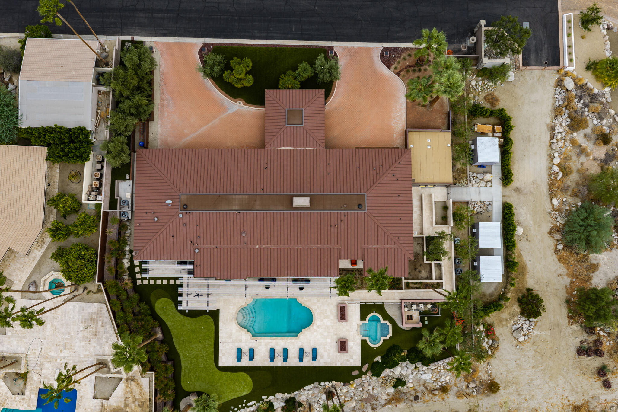 855 W Coronado AVE