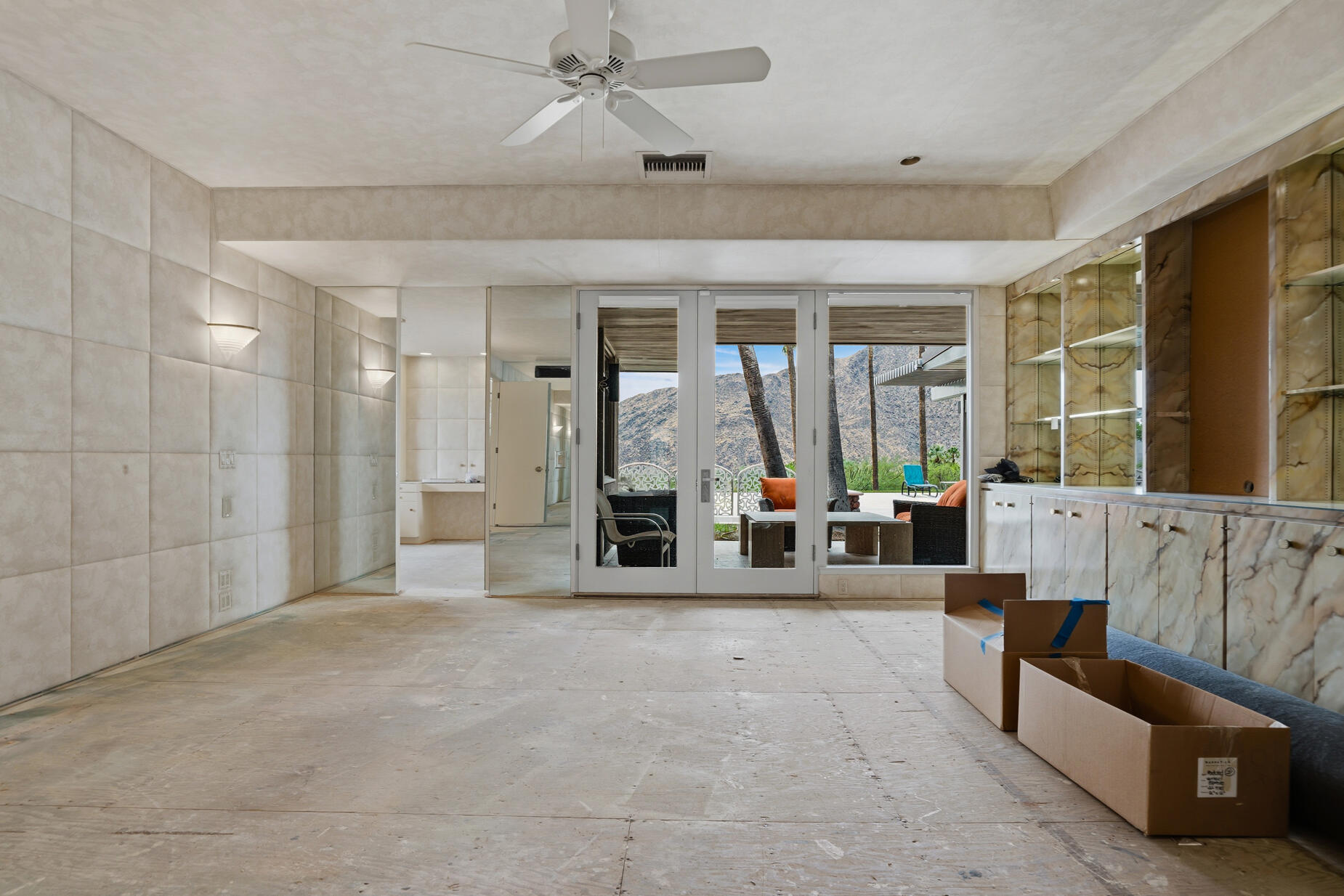 855 W Coronado AVE
