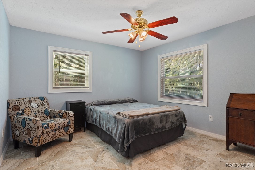 3679 N Suwannee Point