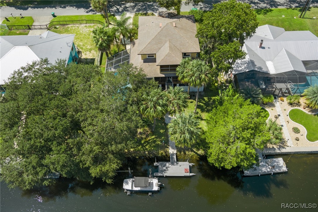 3679 N Suwannee Point