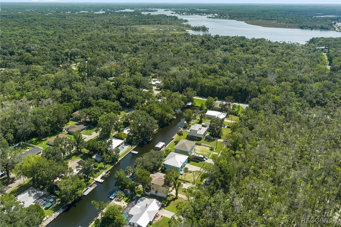 3679 N Suwannee Point