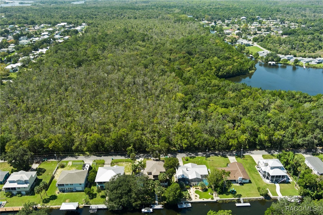 3679 N Suwannee Point