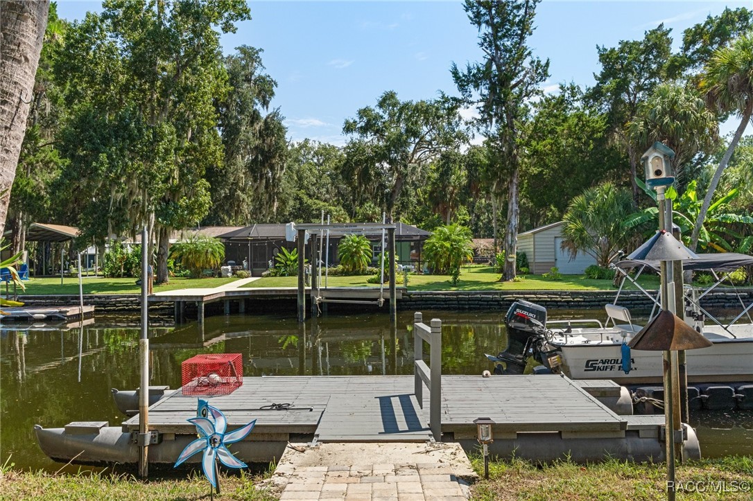3679 N Suwannee Point