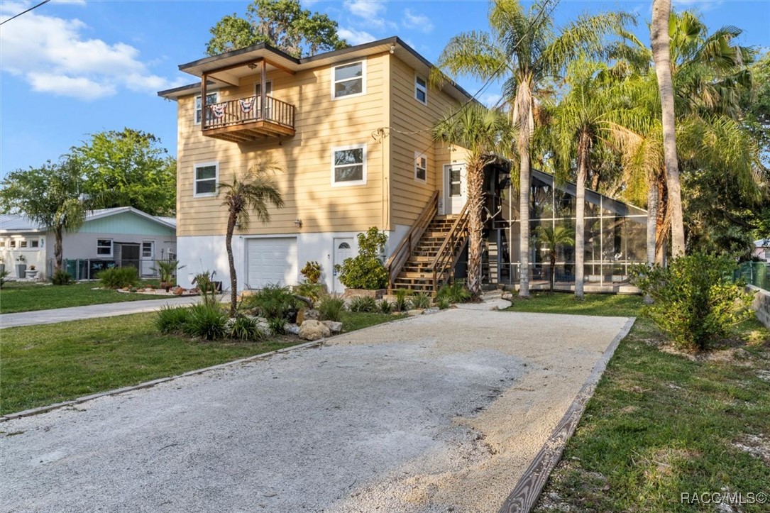3679 N Suwannee Point