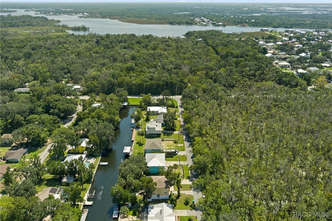 3679 N Suwannee Point