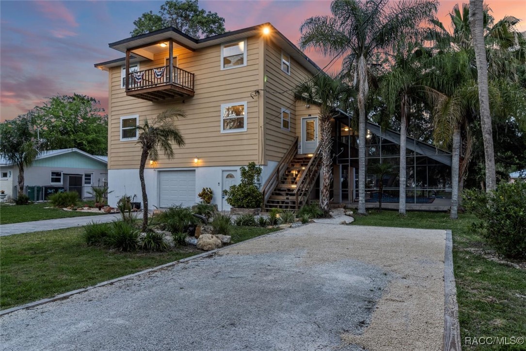 3679 N Suwannee Point