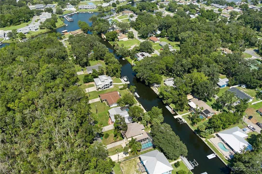 3679 N Suwannee Point