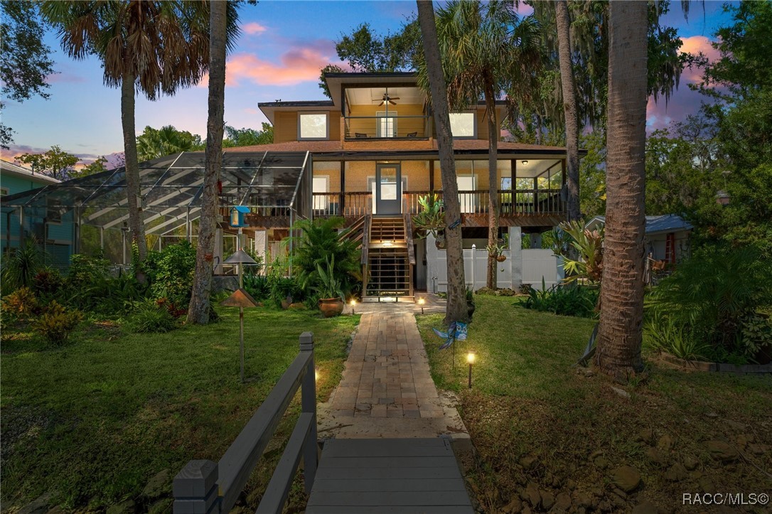 3679 N Suwannee Point