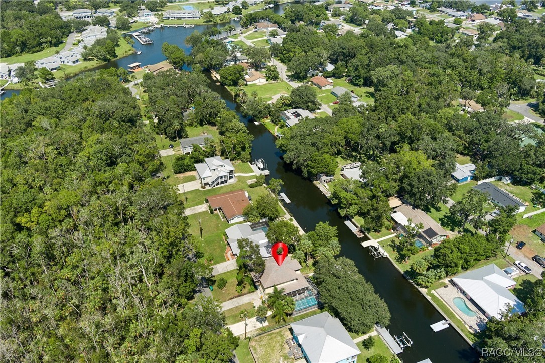 3679 N Suwannee Point