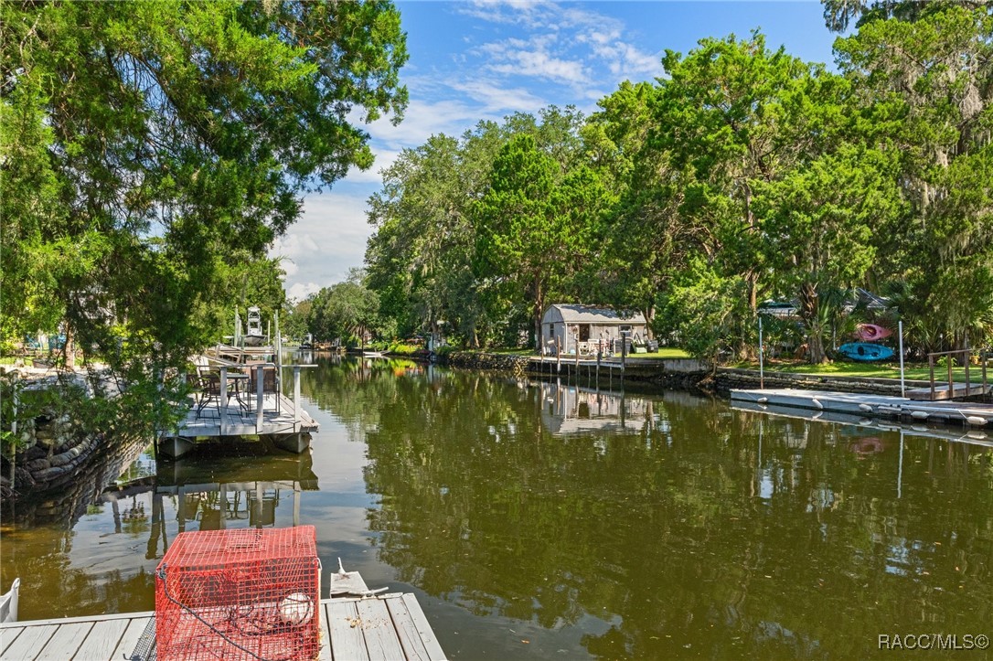 3679 N Suwannee Point