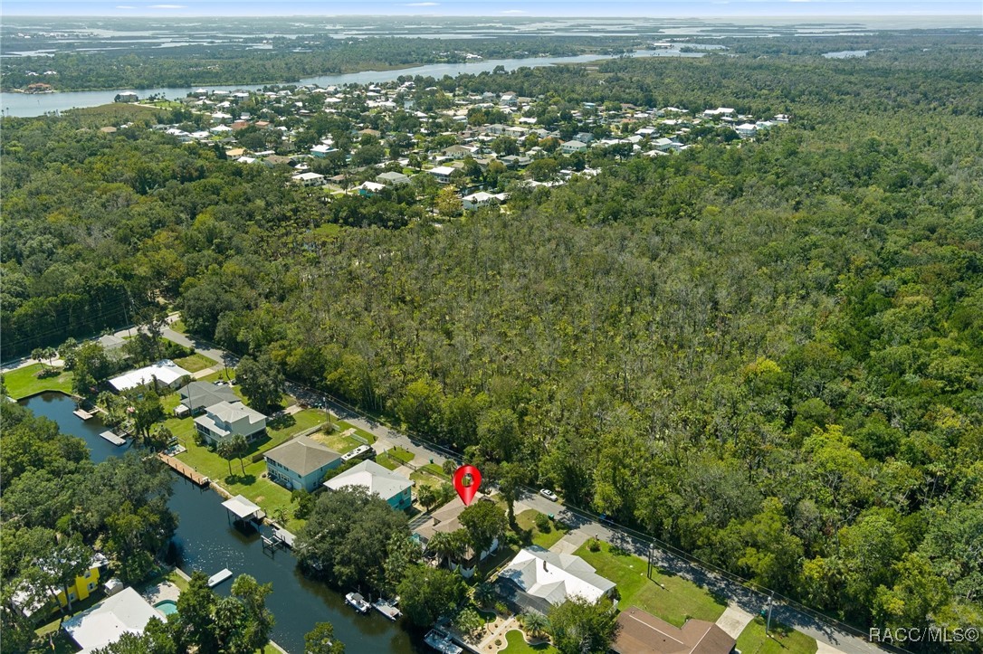 3679 N Suwannee Point