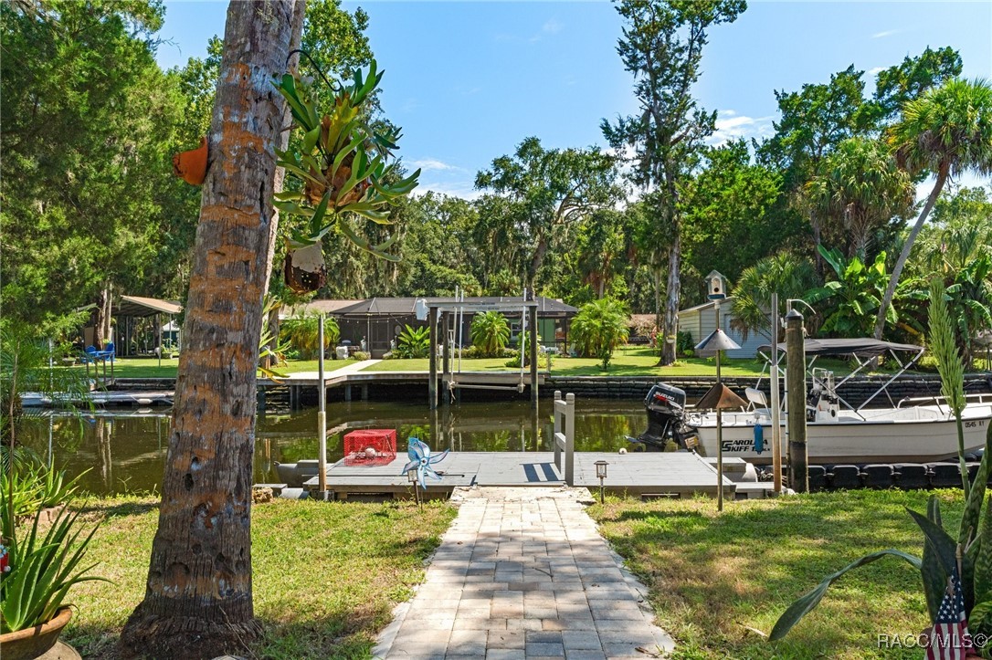 3679 N Suwannee Point