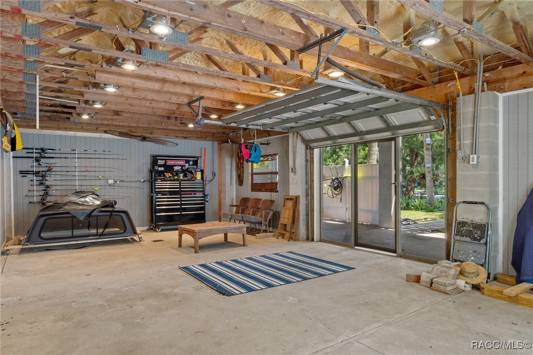 3679 N Suwannee Point