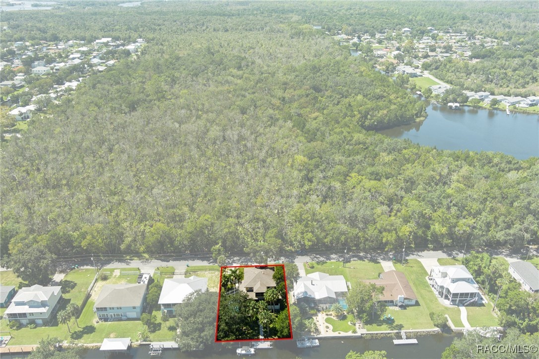 3679 N Suwannee Point