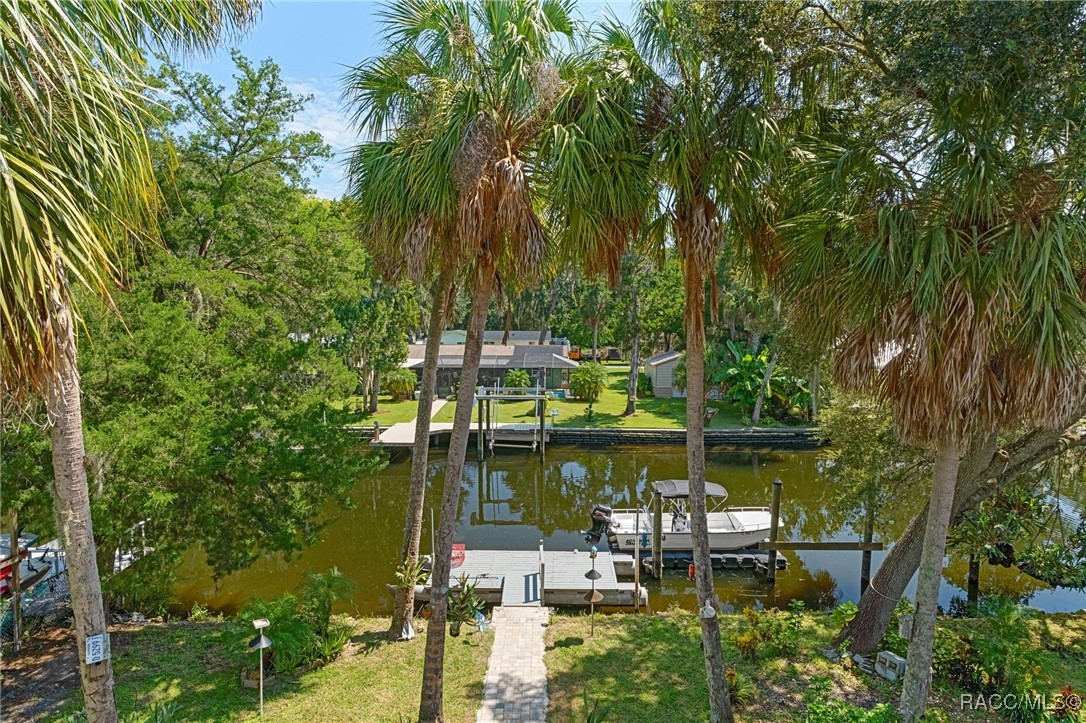 3679 N Suwannee Point
